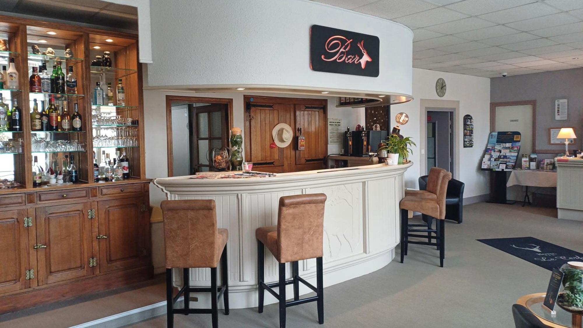 Logis Hotel Le Cerf Briare Dış mekan fotoğraf